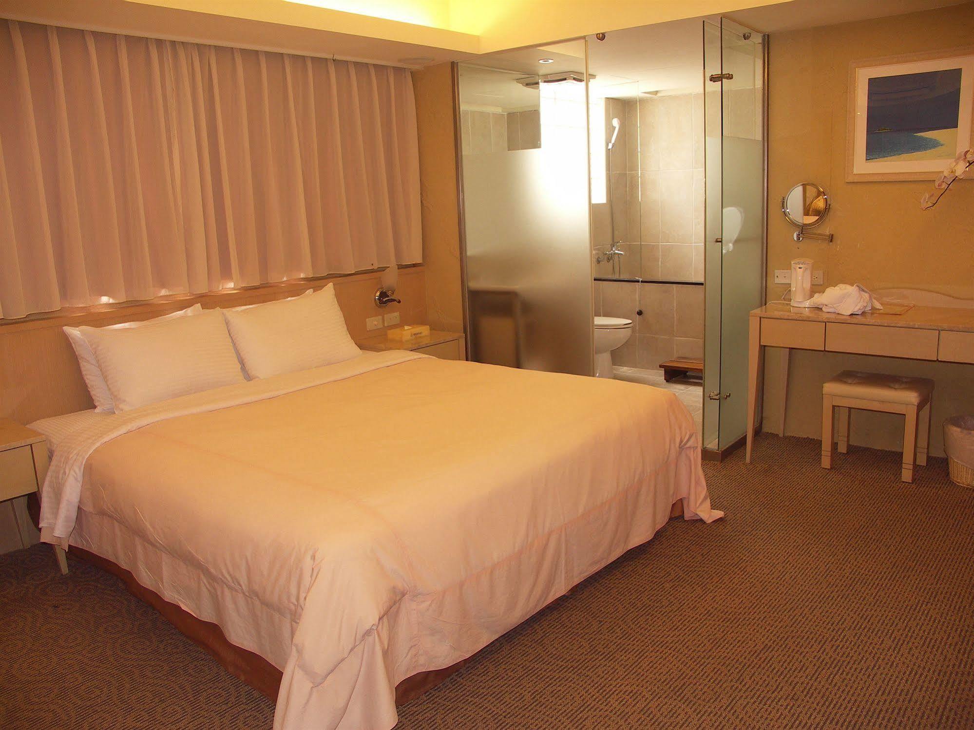 קילונג Blue Ocean Hotel מראה חיצוני תמונה